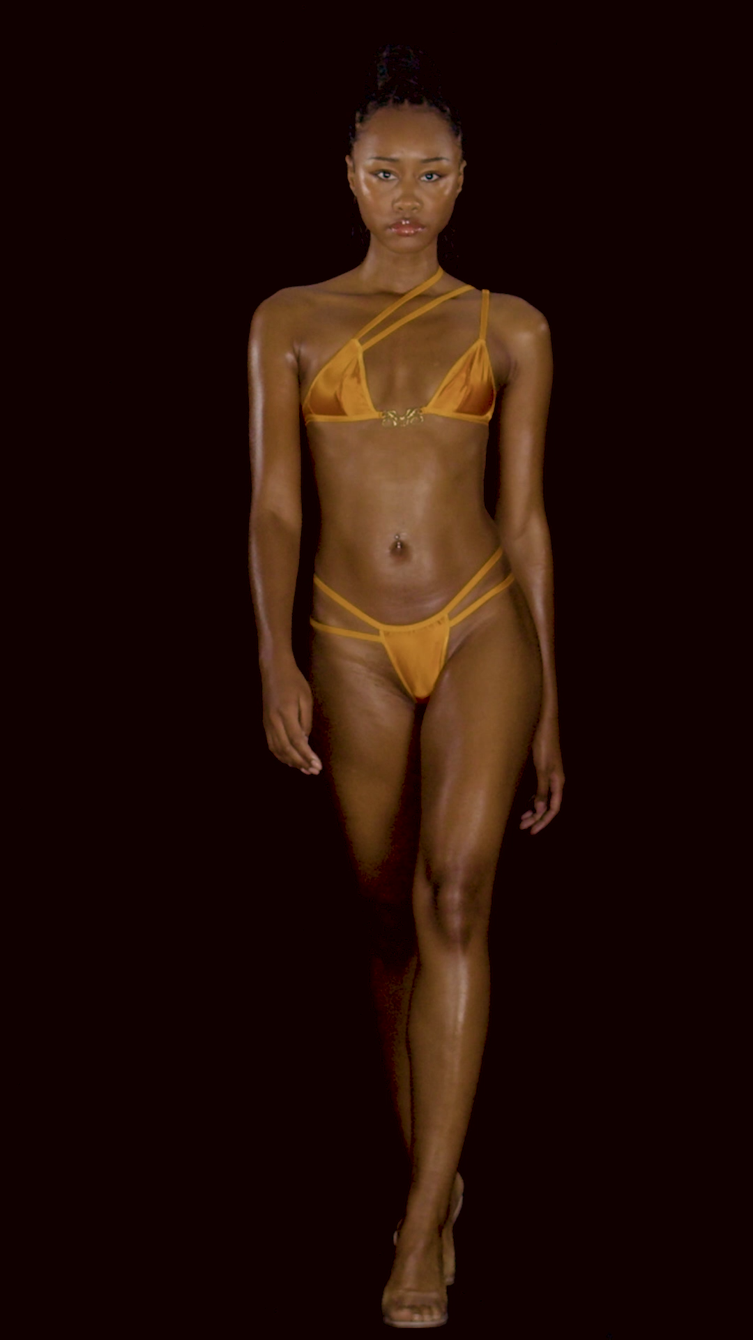 Striplink - BADDY BRA walking video